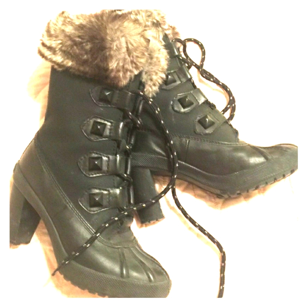 Juicy Couture studded rain snow boots w/ faux fur